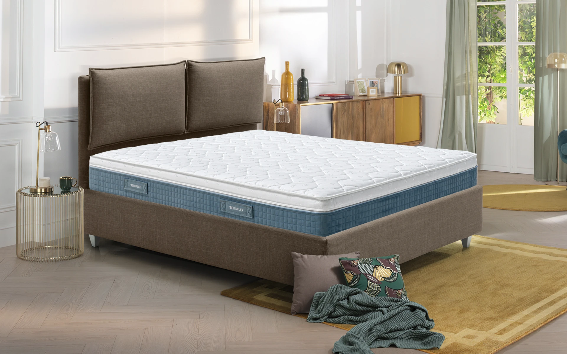Nuovo Sano ortopedico in Memory BioFresh Green – ambientato vista tre quarti su letto contenitore