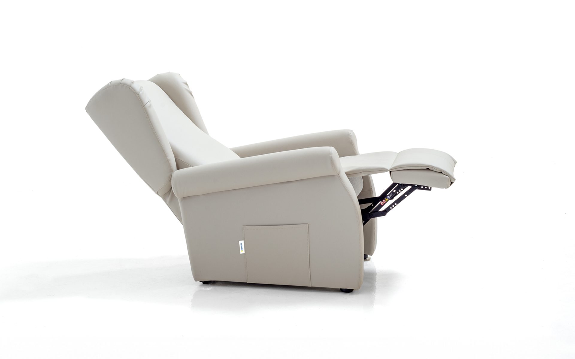 Eminflex Materassi Poltrona Lisbona motorizzata con schienale reclinato e poggiapiedi alzato