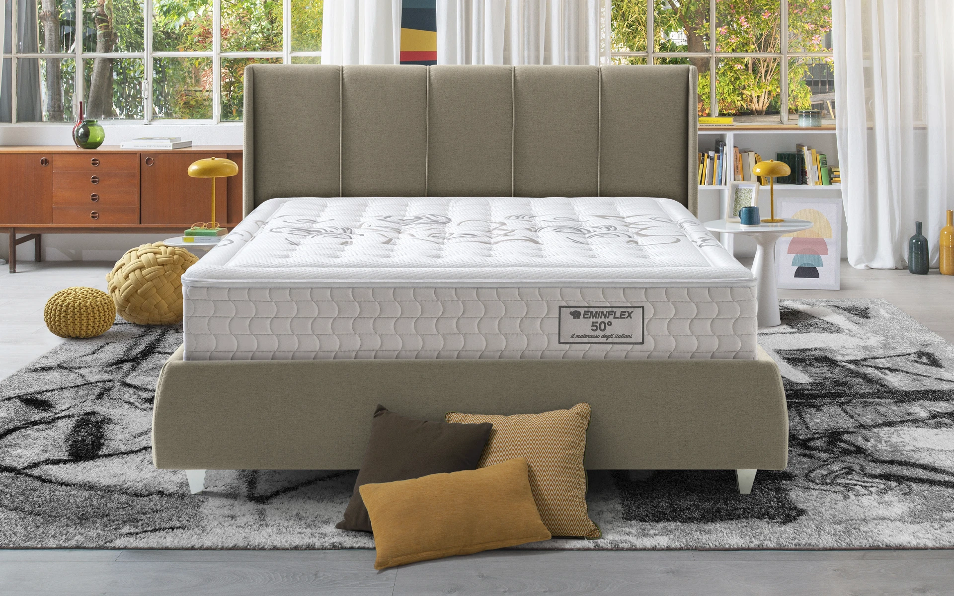 Eminflex Materasso Cinquantesimo matrimoniale ambientato con letto vista frontale