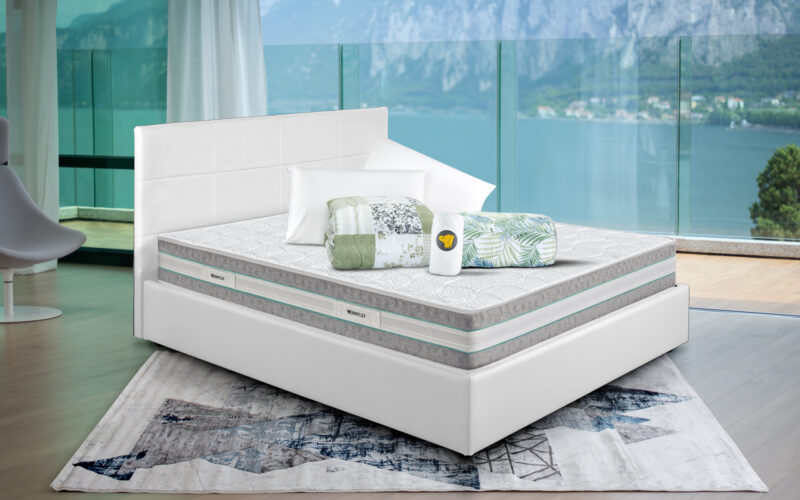 Eminflex Materassi Infinity matrimoniale in offerta con letto contenitore Anna bianco chiuso e kit notte